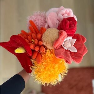 CJ Hendry Flower Bouquet (8 flowers)